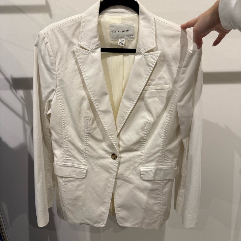 Banana Republic Women’s White Single-Button Blazer